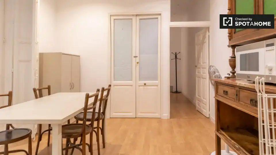 Room in Justicia - Chueca