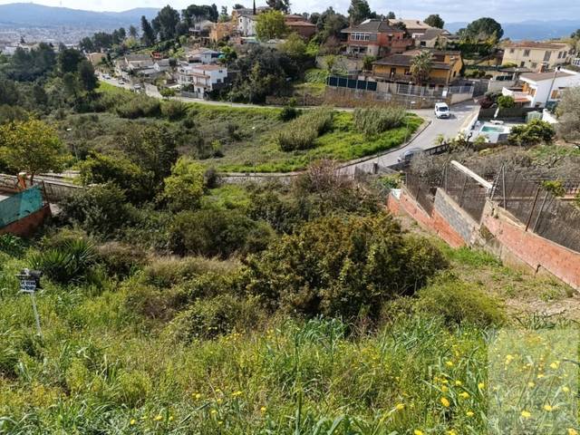 Terreno residencial en Venta en Calle Pins I Oliveres en Sant Muç