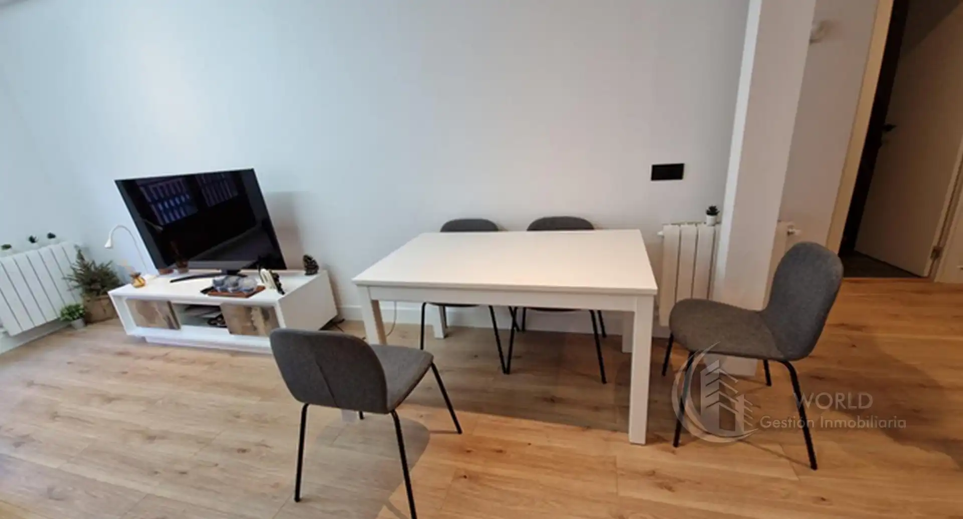 Comedor de Piso de alquiler en Madrid con Aire acondicionado, Calefacción y Amueblado