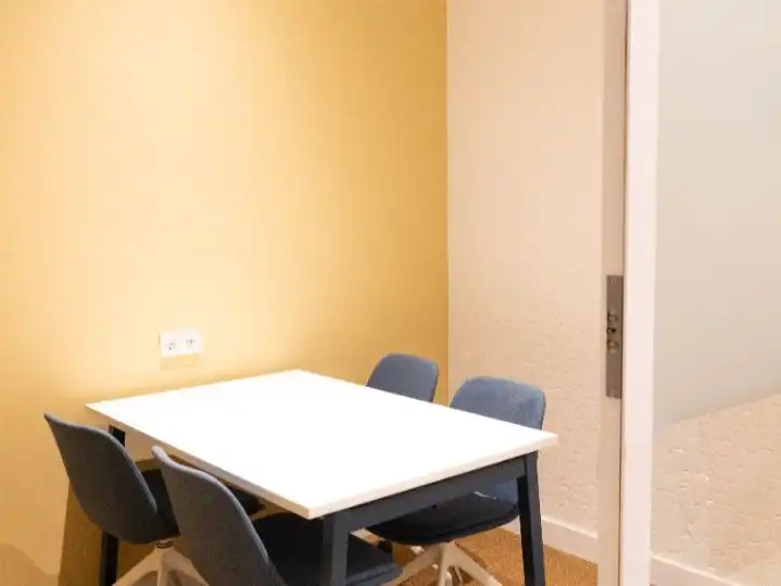 Office for rent in Madrid  with Air Conditioner, Heating and Furnished