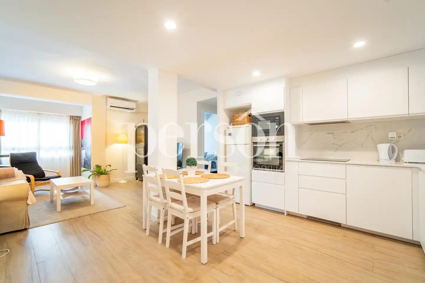 Kitchen of Flat for sale in Valencia  with Air Conditioner, Private garden and Furnished