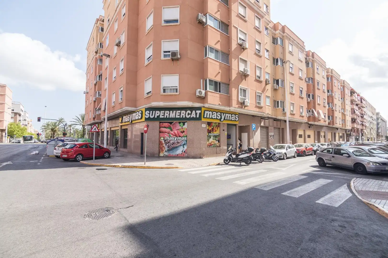 Vista exterior de Pis en venda en Elche / Elx amb Aire condicionat