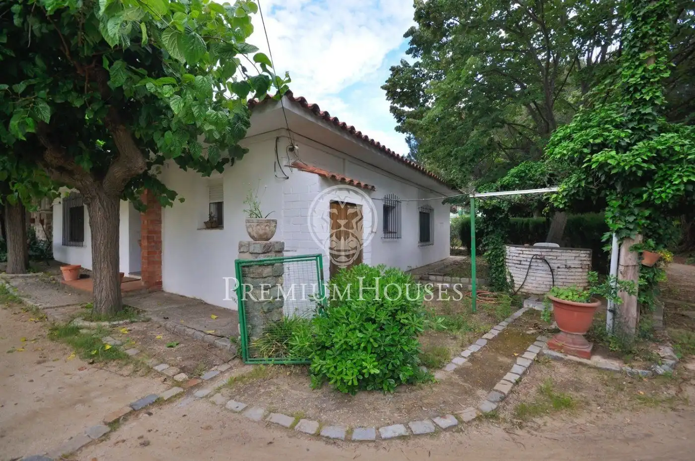 Houses for sale in Tiana