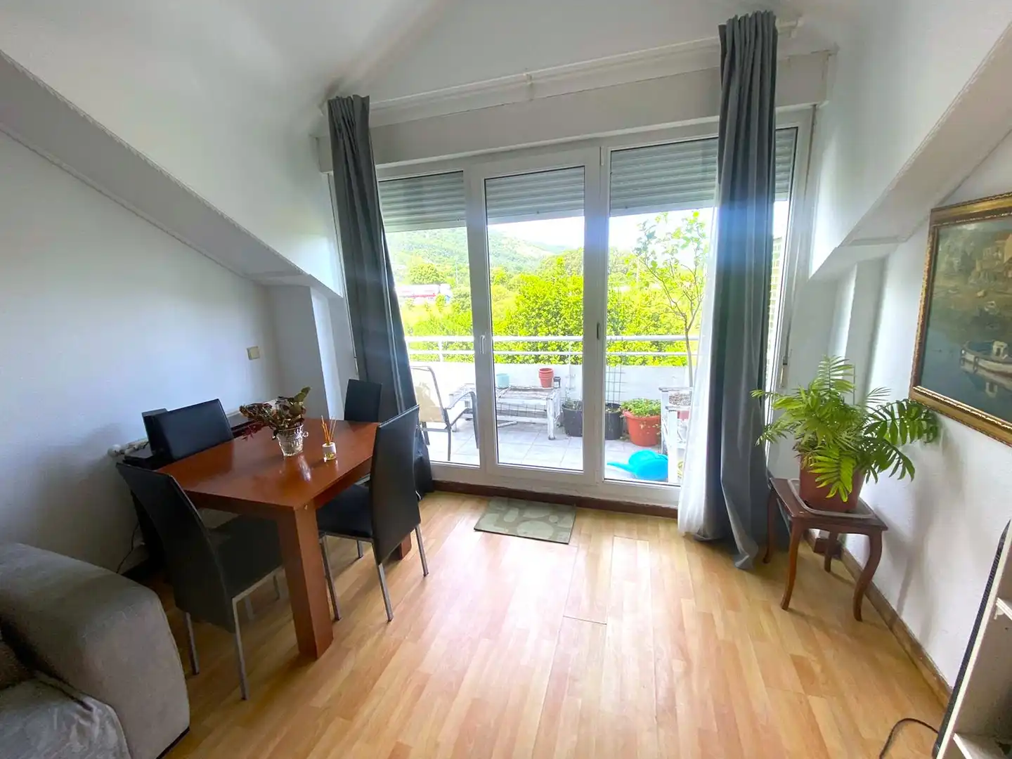 Terrasse von Dachboden zum Verkauf in Castro-Urdiales mit Heizung, Privatgarten und Parkett