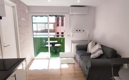 Living room of Flat for sale in  Madrid Capital  with Air Conditioner, Terrace and Balcony