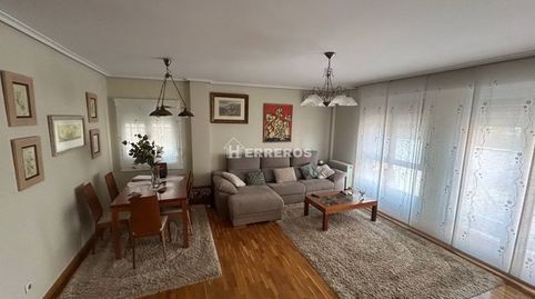 Foto 3 de Casa adosada en venda a Avda. de Burgos, El Arco, Logroño