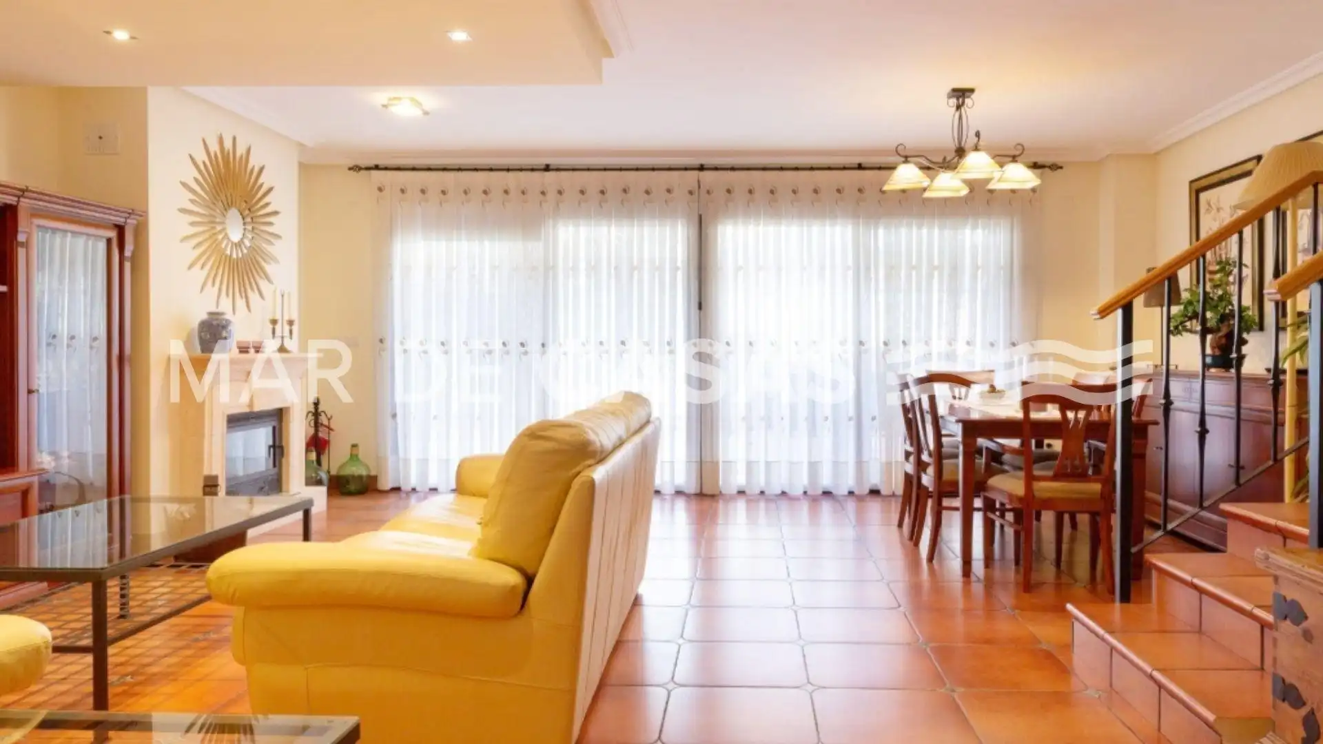 Sala d'estar de Casa adosada en venda en Sant Joan d'Alacant amb Aire condicionat, Calefacció i Jardí privat