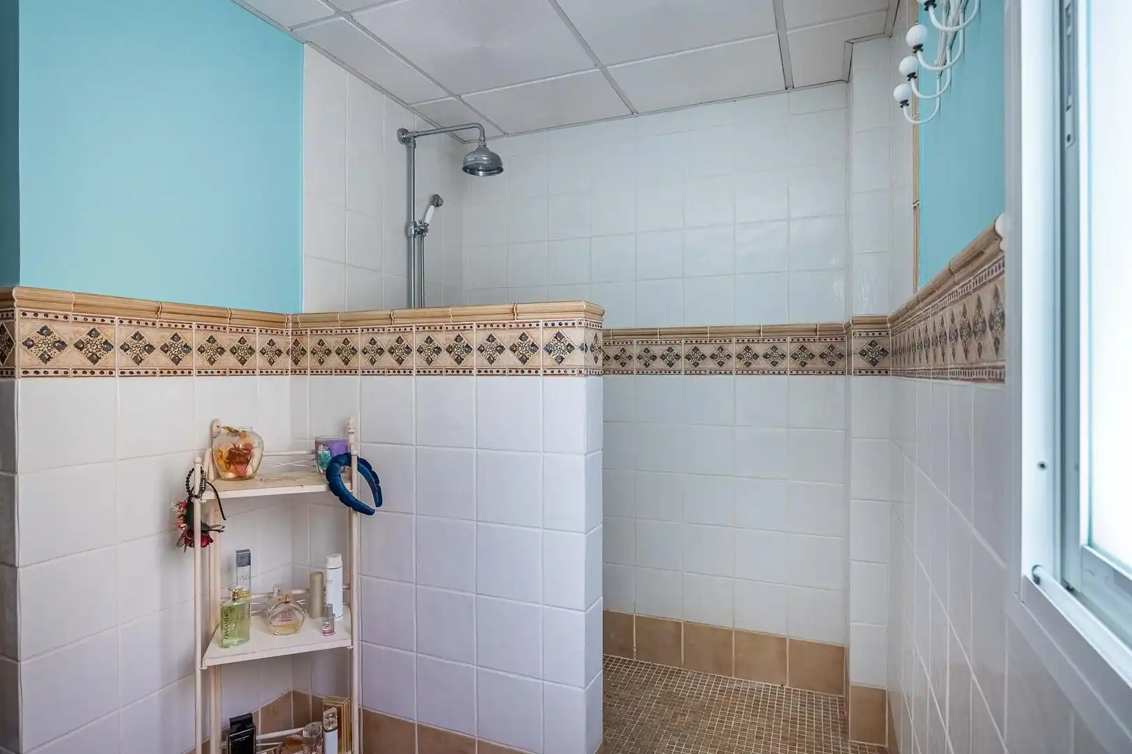 Baño de Casa adosada en venta en Almensilla con Aire acondicionado, Calefacción y Jardín privado
