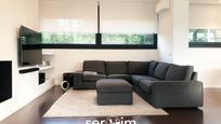 Sala d'estar de Casa o xalet en venda en Llagostera amb Aire condicionat, Calefacció i Jardí privat