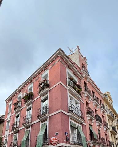 Piso en Alquiler en Calle de San Dimas en Universidad - Malasaña