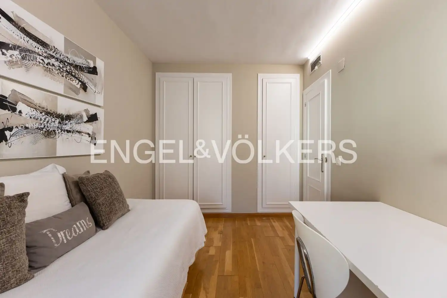 Habitación de Piso de alquiler en Valencia con Aire acondicionado, Calefacción y Parquet