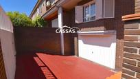 Vista exterior de Casa adosada en venda en Torrejón de Ardoz amb Aire condicionat, Calefacció i Terrassa