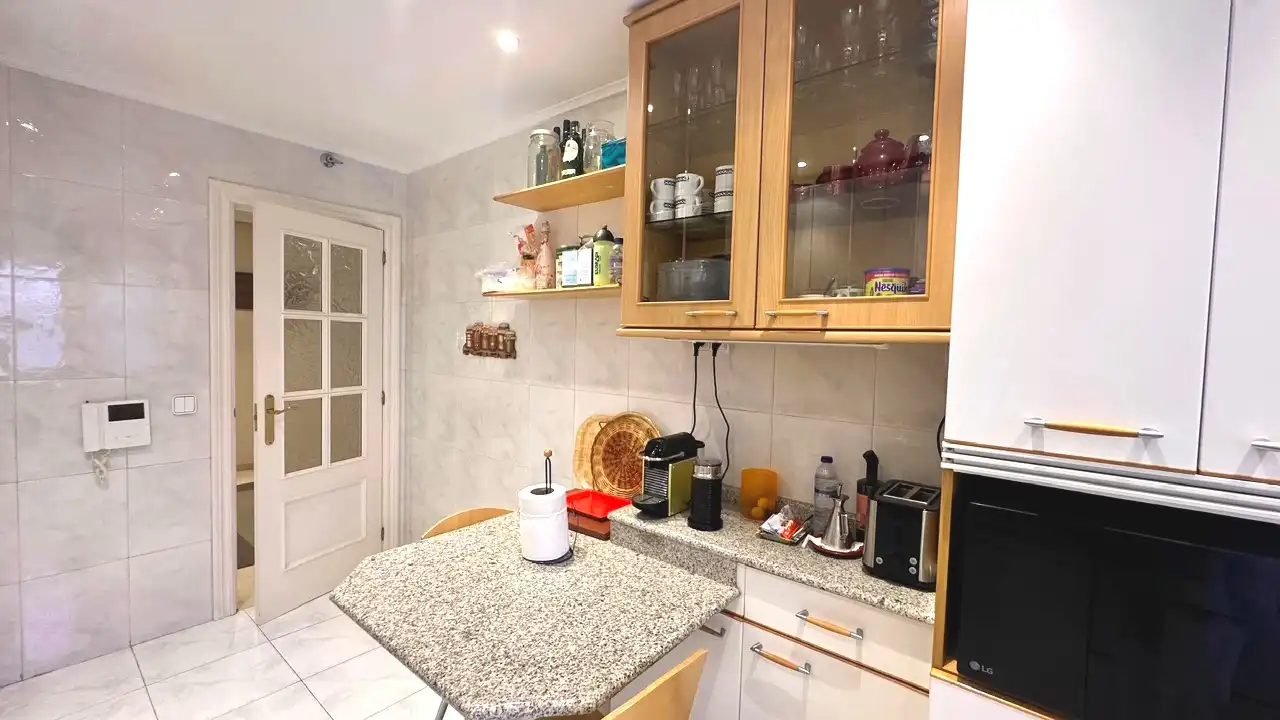 Cocina de Piso en venta en Castro-Urdiales con Calefacción, Trastero y Amueblado