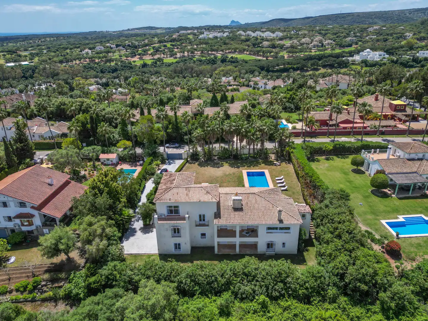 Vista exterior de Casa o chalet en venta en Sotogrande con Aire acondicionado, Jardín privado y Terraza