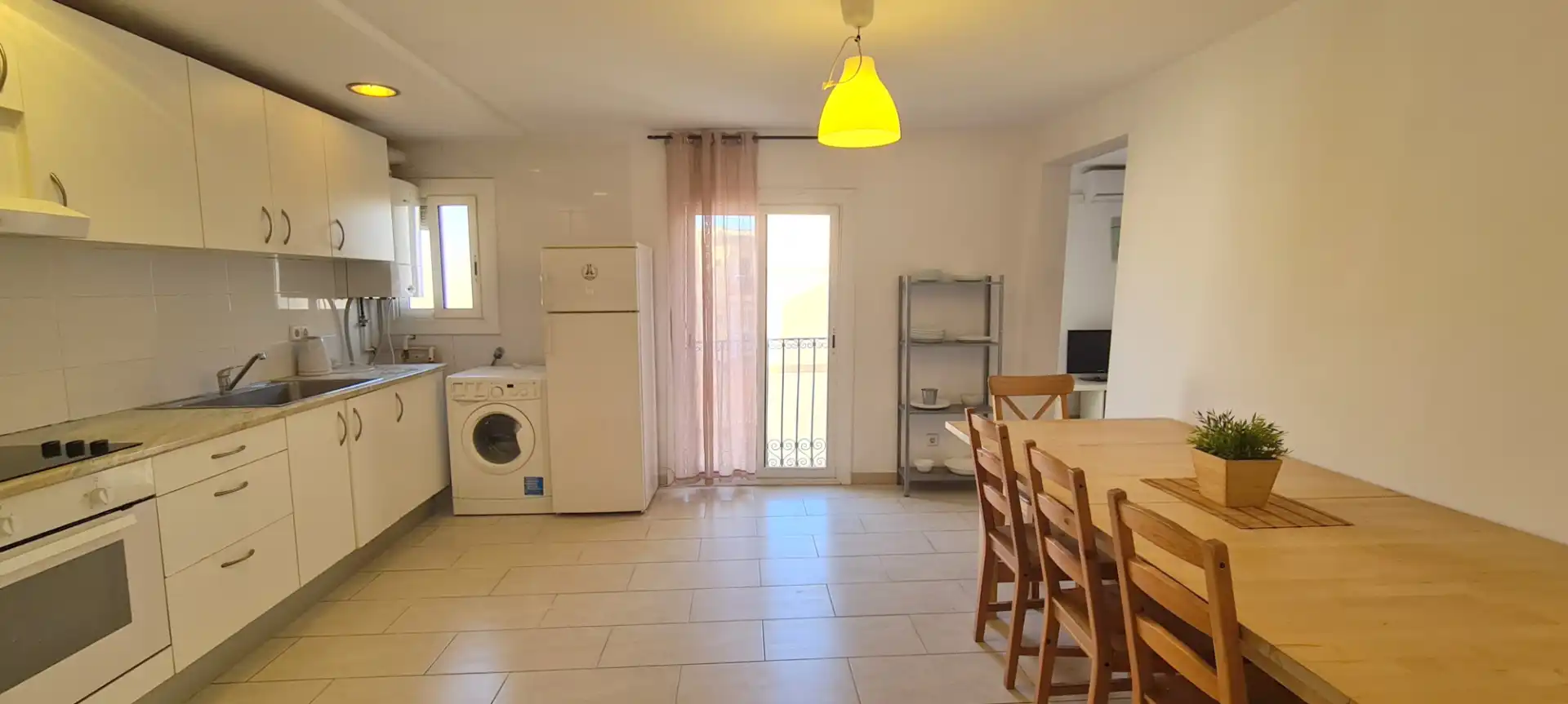 Cuina de Pis de lloguer en Barcelona amb Aire condicionat, Calefacció i Parquet