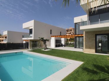 Casa con balcón en venta en Golf Bahía