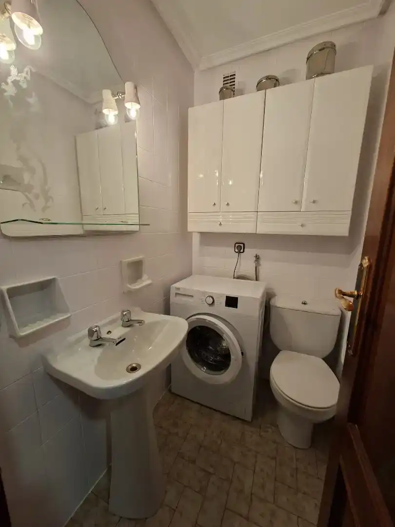 Bathroom of Flat for rent in Béjar  with Furnished and Balcony