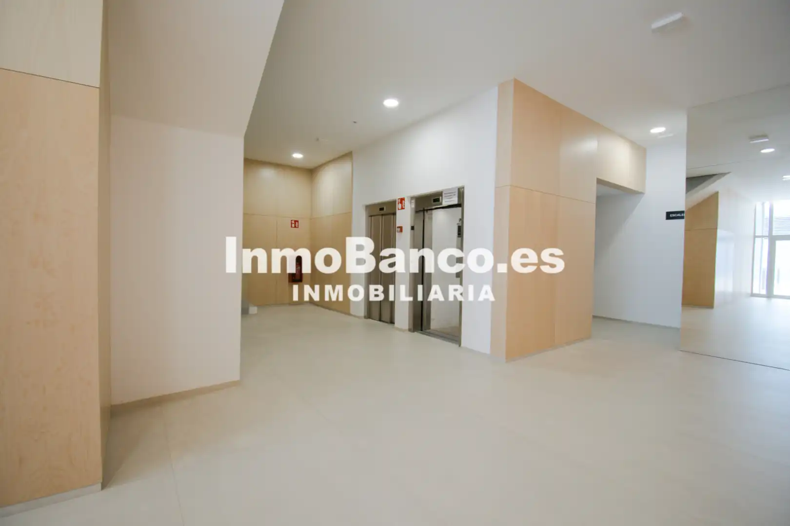 Flat for rent in Valencia  with Air Conditioner, Heating and Storage room
