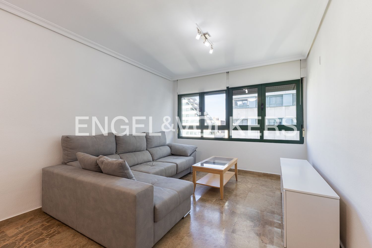 Sala d'estar de Apartament en venda en  Valencia Capital amb Aire condicionat, Calefacció i Piscina