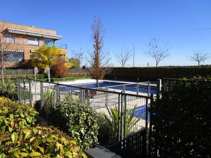 Piscina de Apartament en venda en Las Rozas de Madrid amb Aire condicionat