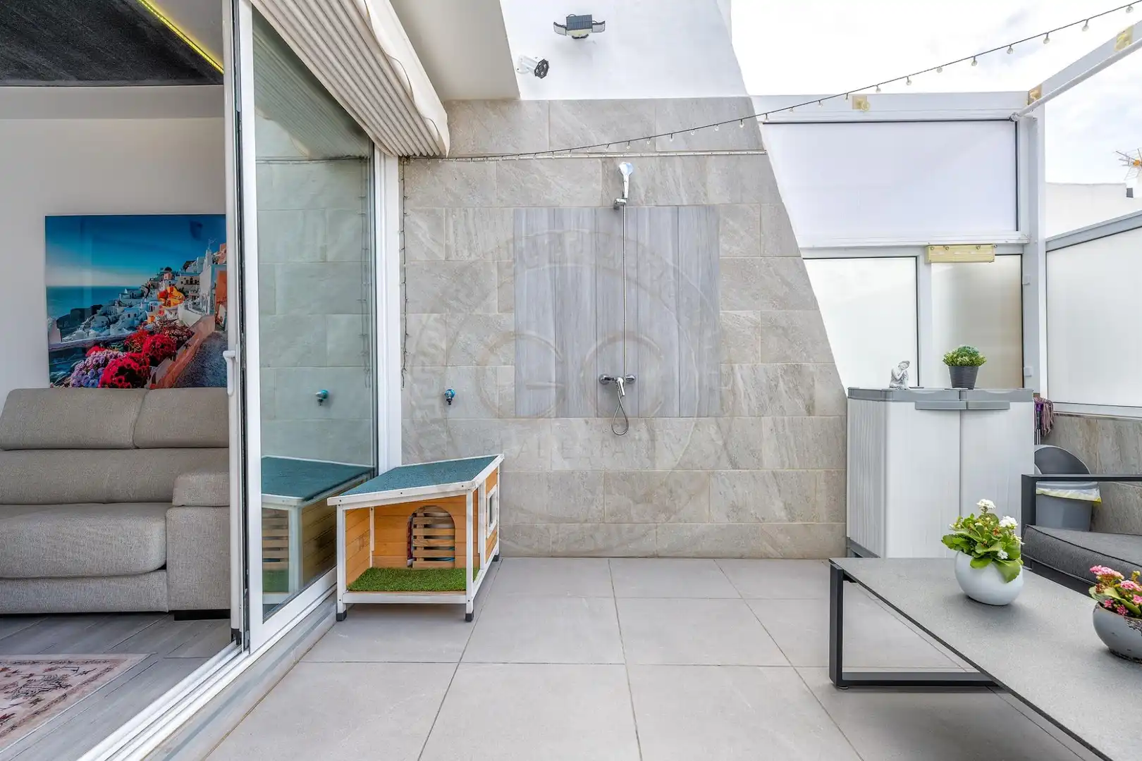 Terrasse von Einfamilien-Reihenhaus zum Verkauf in San Bartolomé de Tirajana mit Klimaanlage, Privatgarten und Terrasse