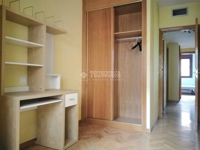 Piso en Alquiler en Calle Palo de Rosa en Acacias