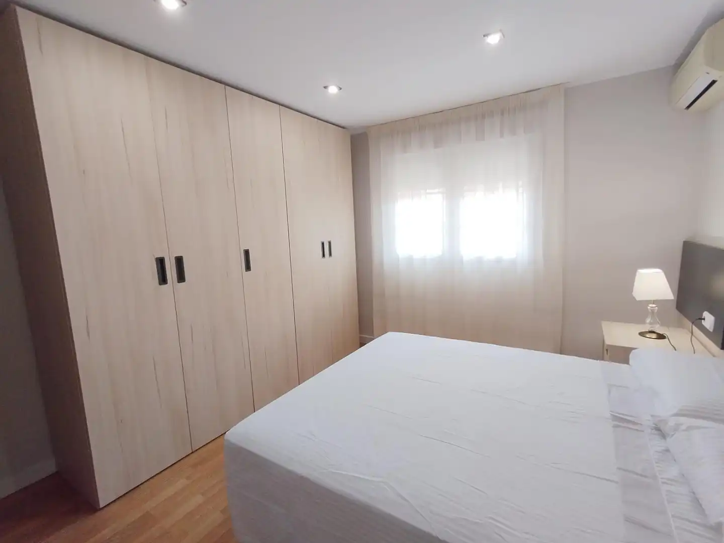 Bedroom of Flat for rent in Granada  with Air Conditioner, Heating and Furnished