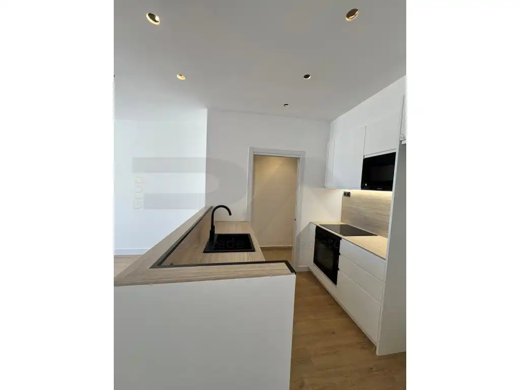 Cocina de Piso en venta en Tarragona con Aire acondicionado, Horno y Microondas