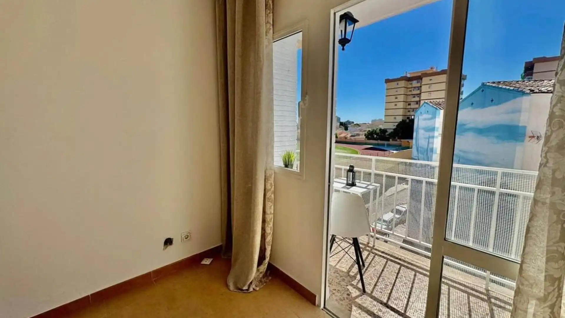 Habitación de Ático en venta en Fuengirola con Aire acondicionado y Balcón