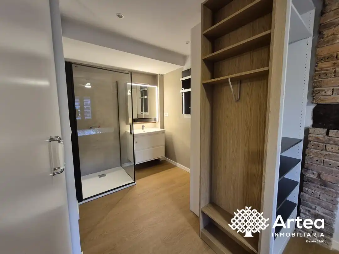 Bathroom of Flat for sale in Bilbao   with Heating and Balcony
