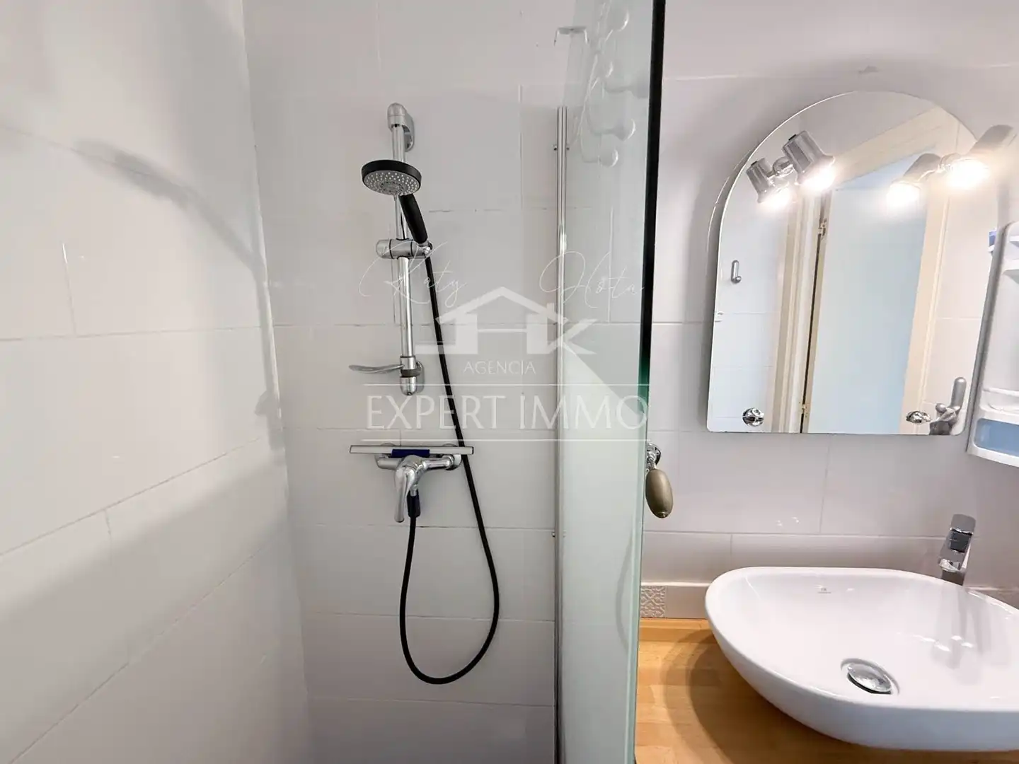 Baño de Apartamento en venta en Roses con Amueblado y Piscina comunitaria