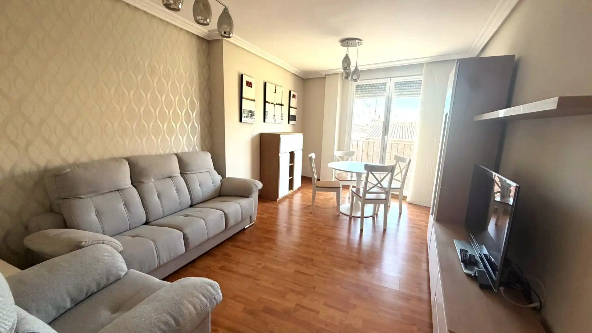 Sala d'estar de Pis en venda en Laguna de Duero amb Calefacció i Moblat