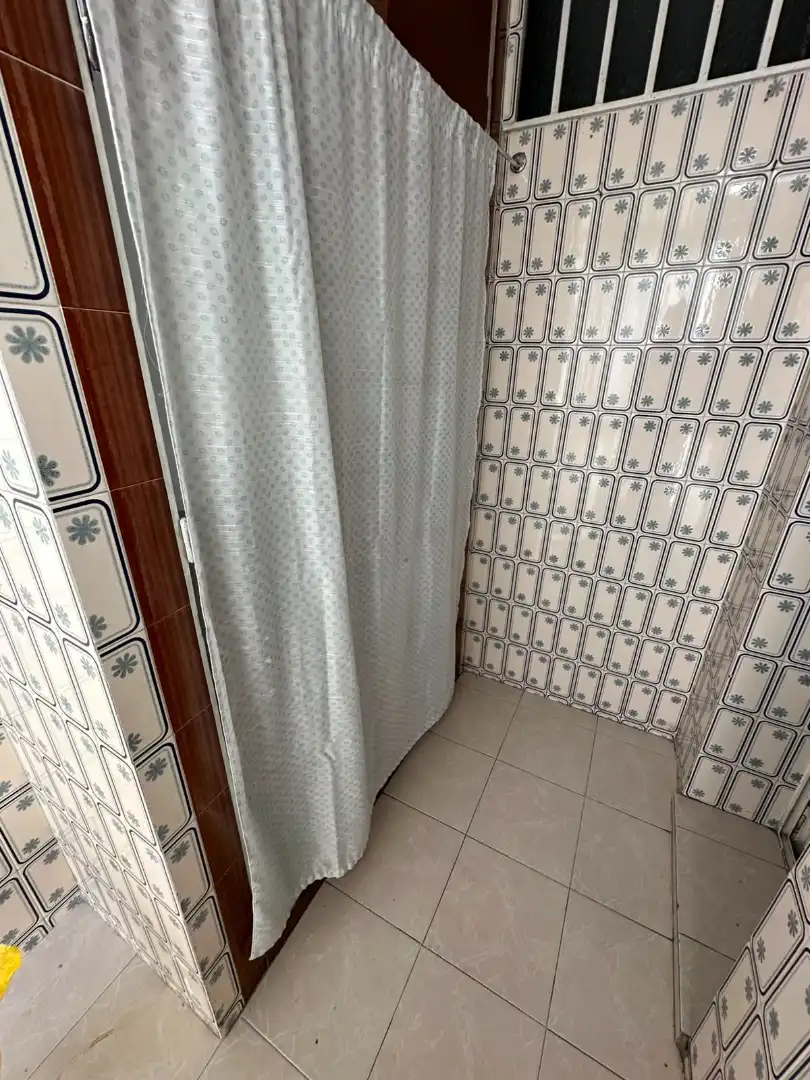 Baño de Piso en venta en Parla con Aire acondicionado y Terraza