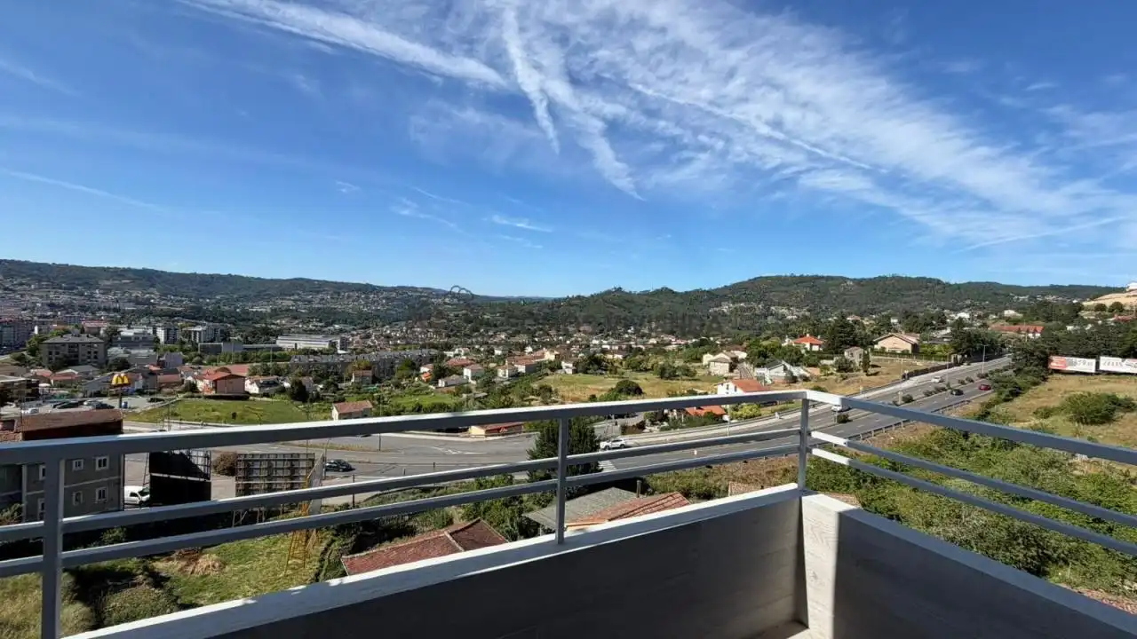 Terraza de Piso en venta en Ourense Capital  con Calefacción, Trastero y Balcón