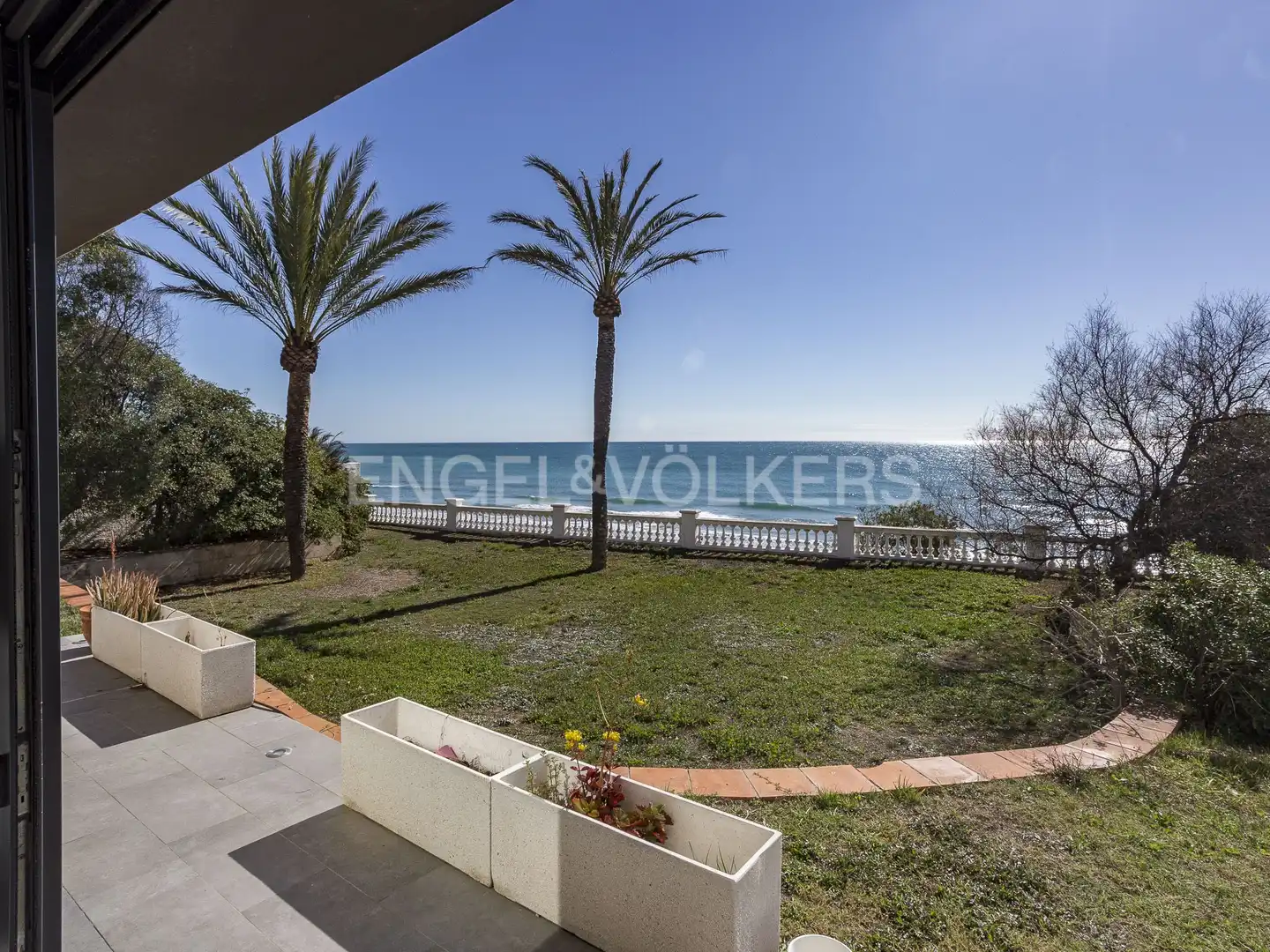 Exterior view of Houses for rent in Vilanova i la Geltrú  with Air Conditioner, Heating and Private garden