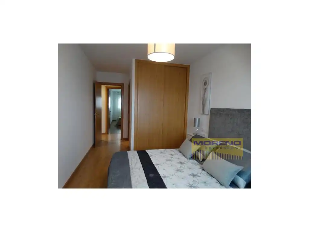 Schlafzimmer von Wohnung zum Verkauf in Sarria mit Fernseher