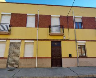 Vista exterior de Casa o xalet en venda en León Capital  amb Aire condicionat, Calefacció i Terrassa