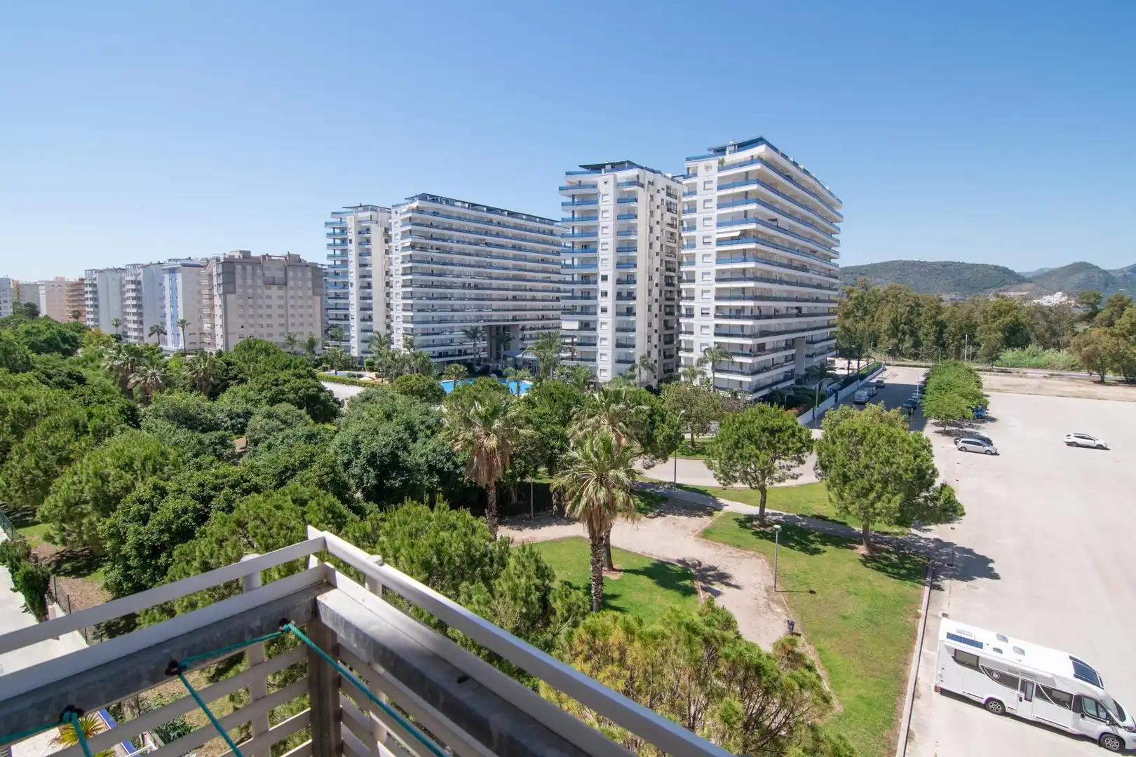 Vista exterior de Apartamento en venta en Gandia con Terraza y Piscina comunitaria