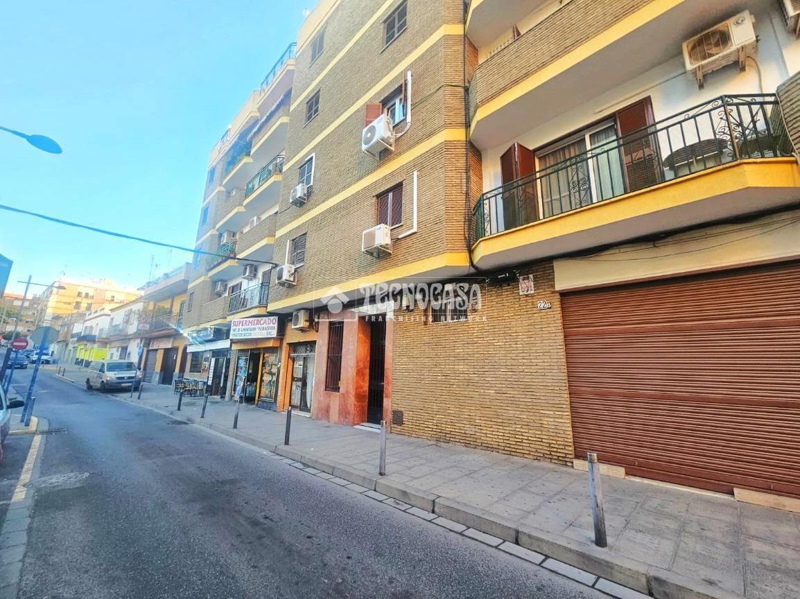 Vista exterior de Pis en venda en Mairena del Aljarafe