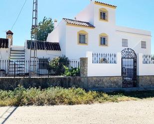Vista exterior de Casa o xalet en venda en Alcalá de los Gazules amb Jardí privat