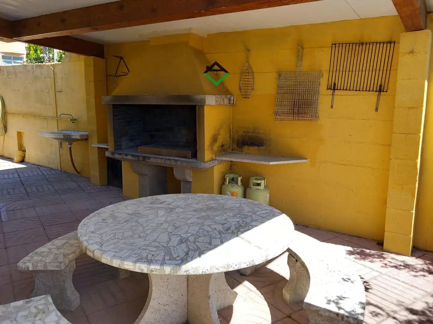 Casa o xalet en venda en Cangas  amb Calefacció, Terrassa i Traster