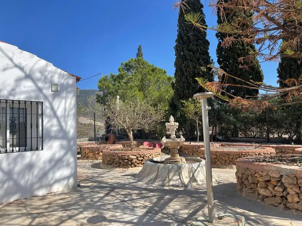 Casa rústica amb piscina en venda a Los Tablones - La Garnatilla, imagen 8