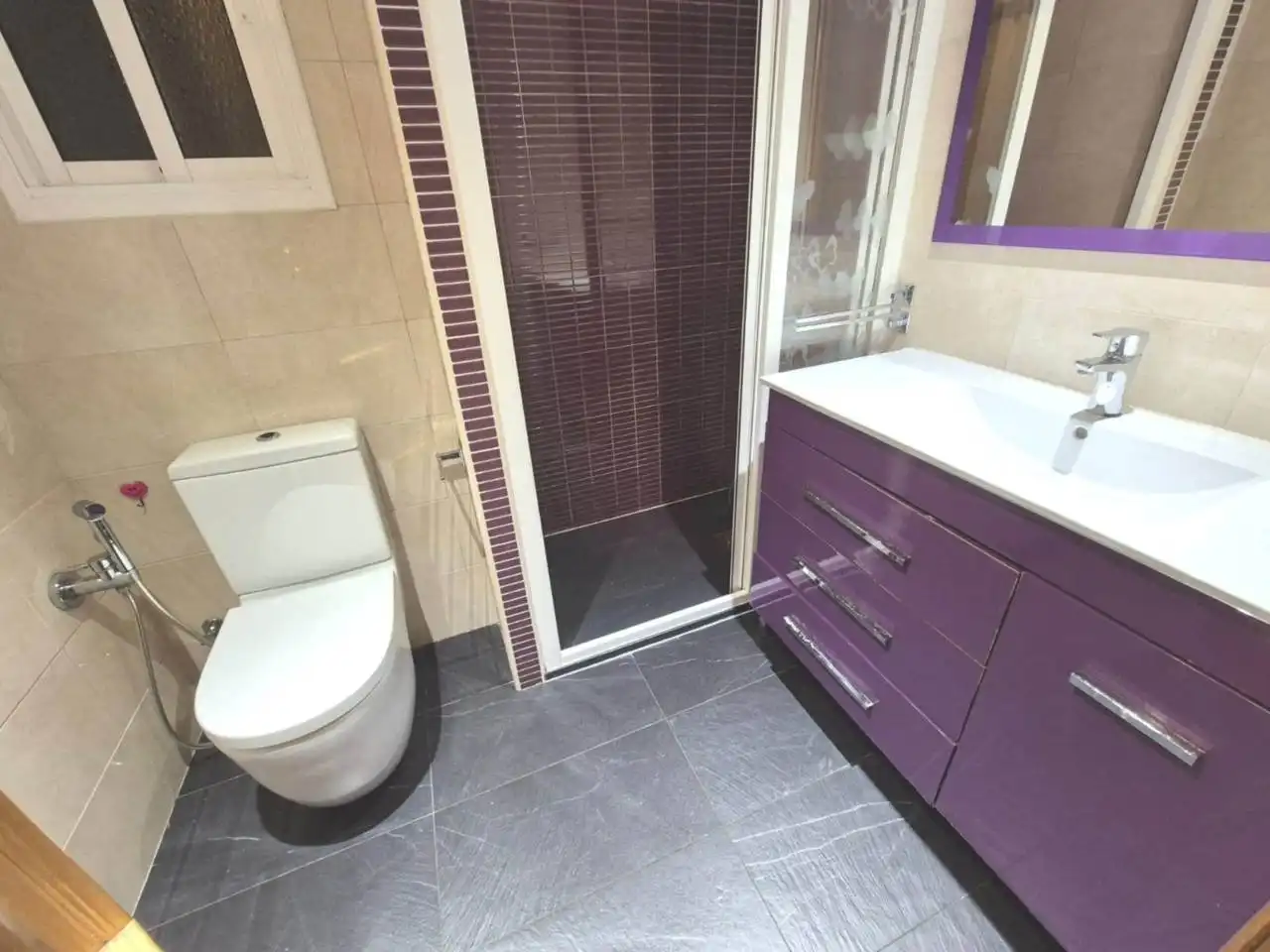 Baño de Piso en venta en Badalona con Aire acondicionado