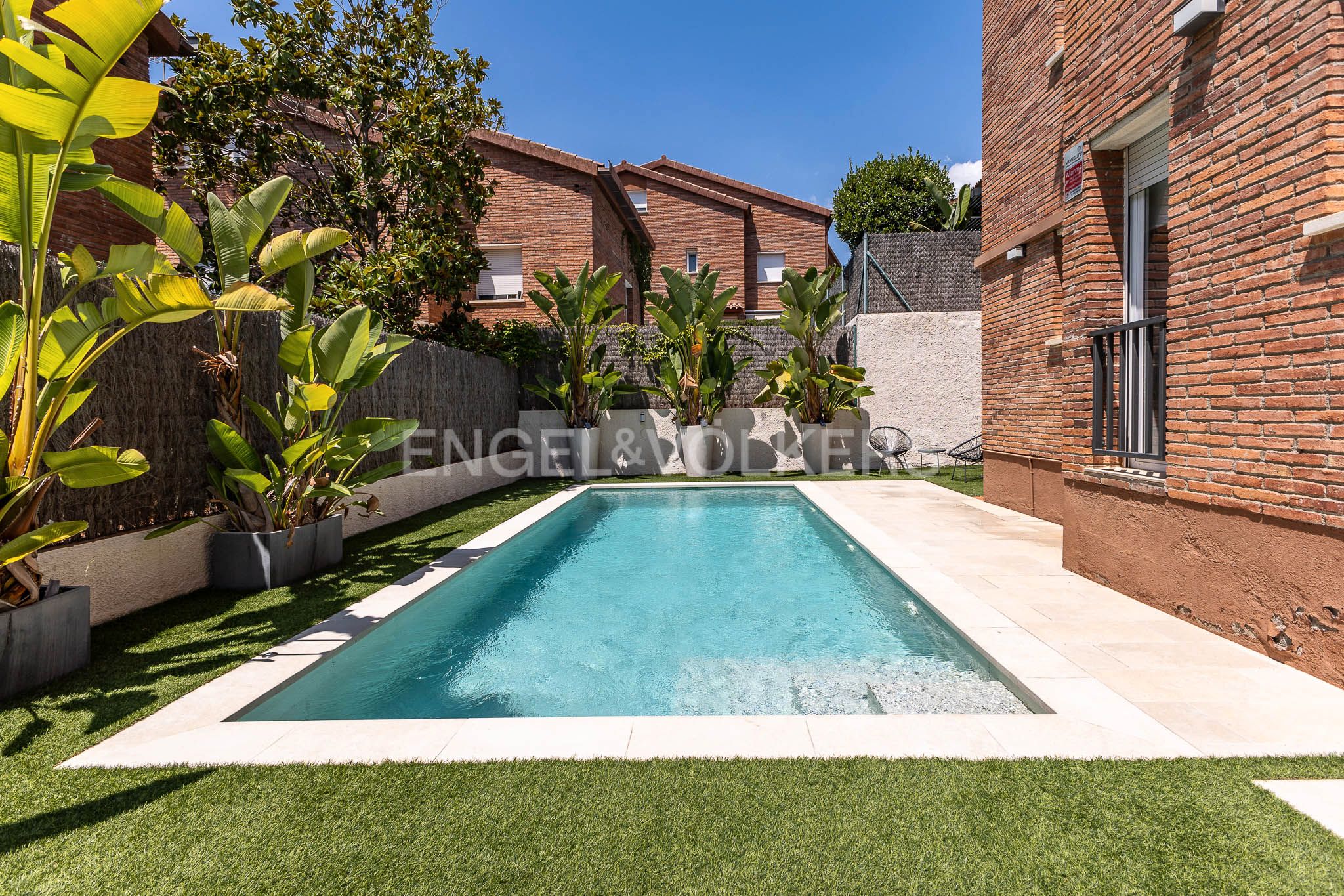 Piscina de Casa o chalet en venta en El Masnou con Aire acondicionado, Calefacción y Jardín privado