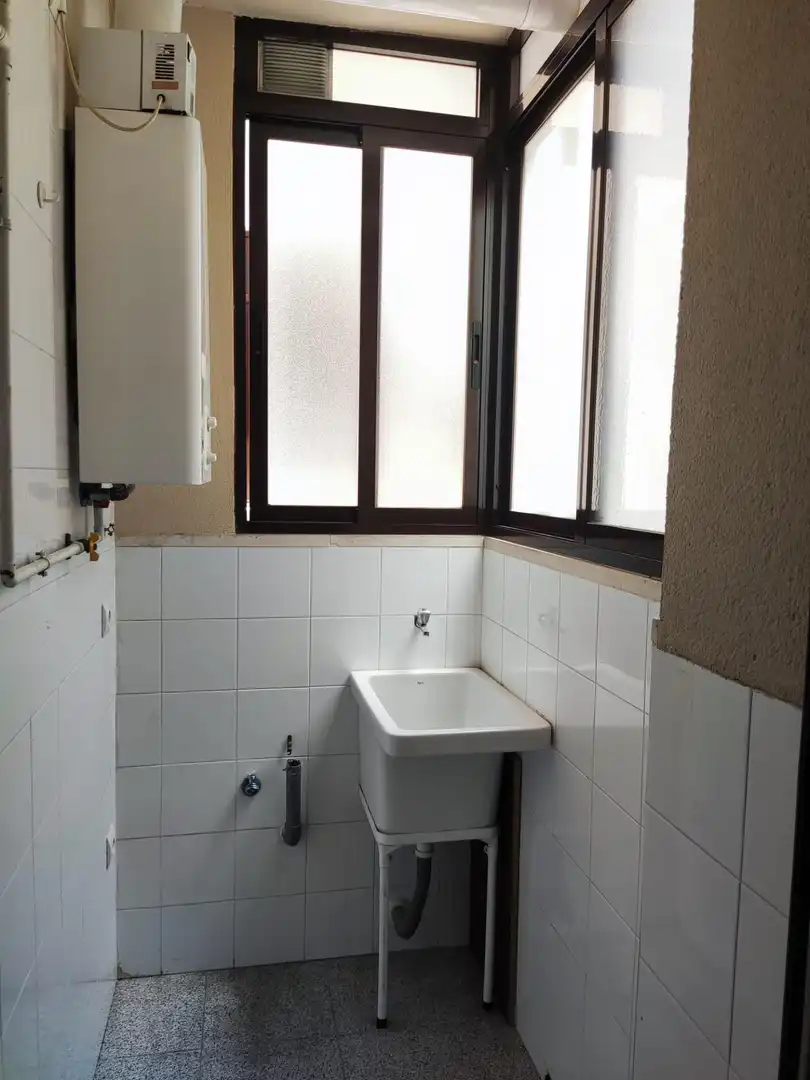Bathroom of Flat for rent in Córdoba  with Air Conditioner, Heating and Community pool