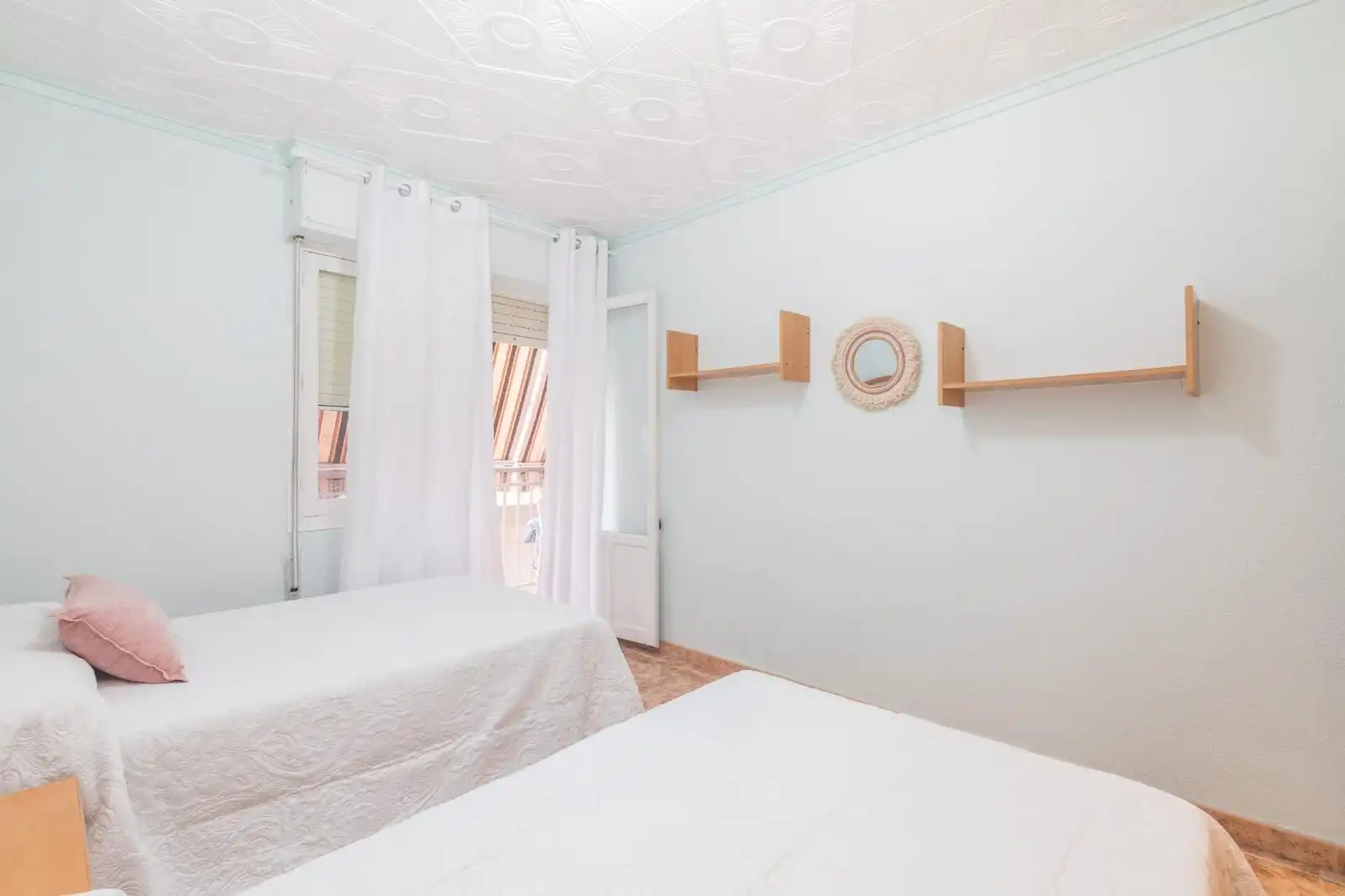 Dormitori de Apartament de lloguer en Torrevieja amb Calefacció, Terrassa i Moblat