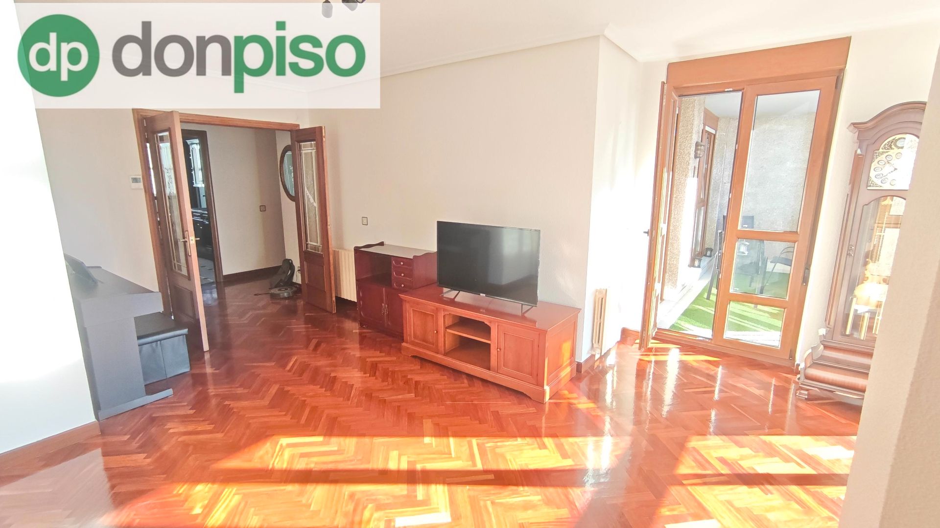 Sala d'estar de Pis en venda en Santander amb Terrassa