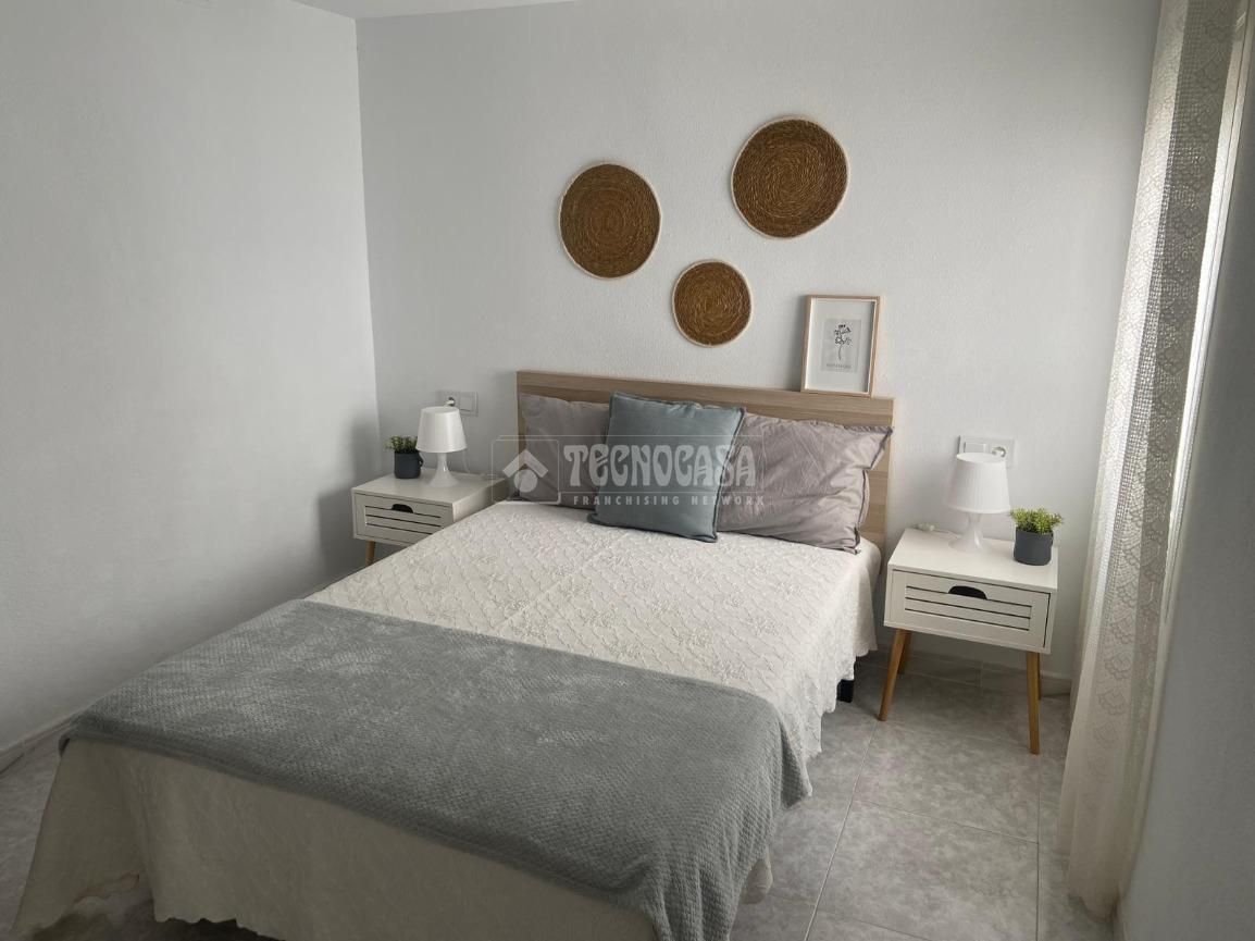 Bedroom of Flat to rent in  Almería Capital