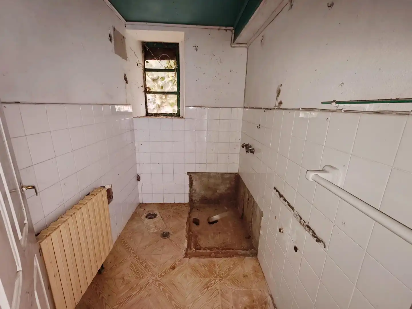 Bany de Casa o xalet en venda en Forcarei amb Jardí privat
