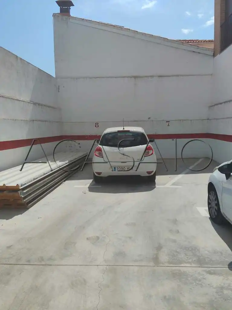 Parking de Dúplex en venta en Villaluenga de la Sagra con Aire acondicionado